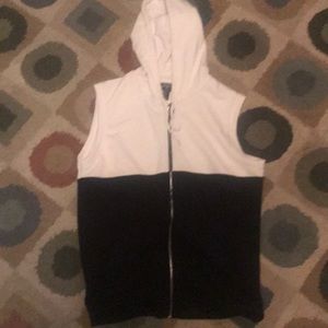NWOT Forever 21 Men’s zipper hoodie vest